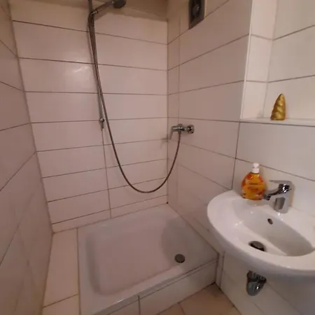Easy Apartment *